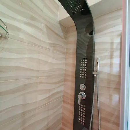 La Tour Apartment *